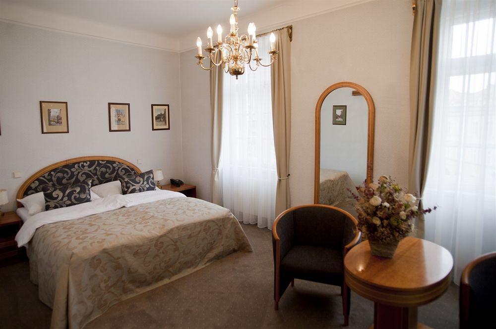 Pod Věží Hotel Praga