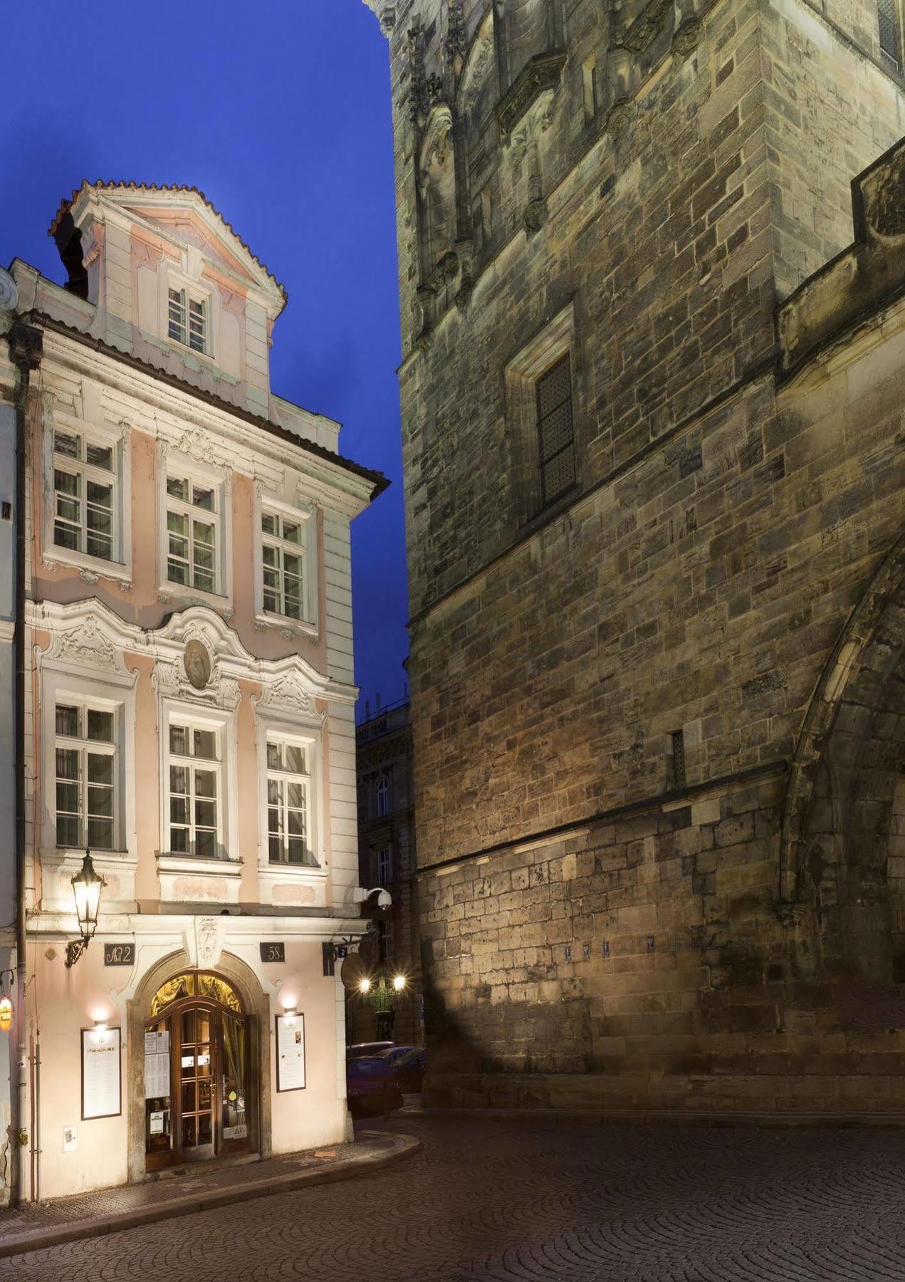 Pod Věží Praga