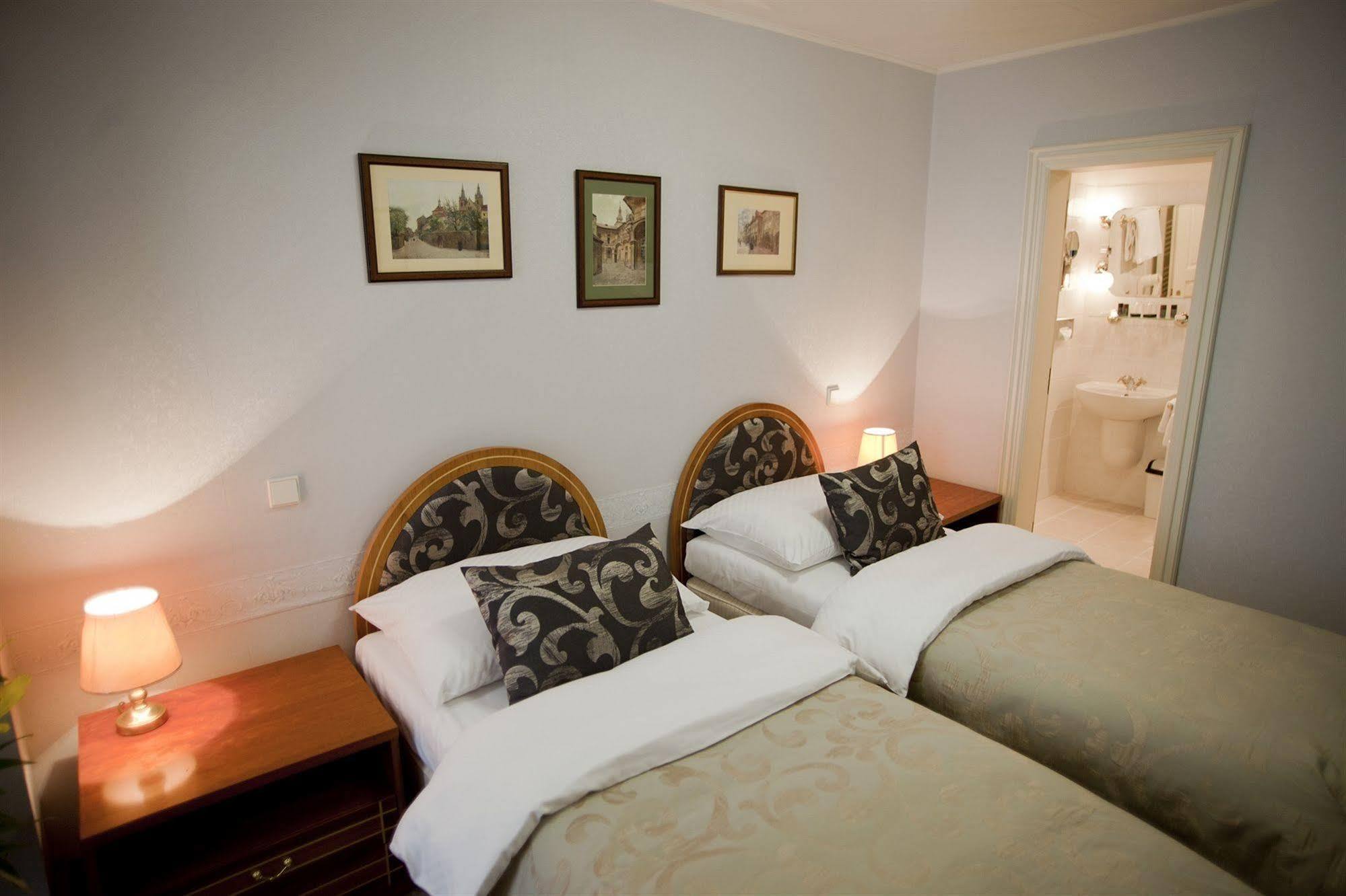 Pod Věží Hotel
